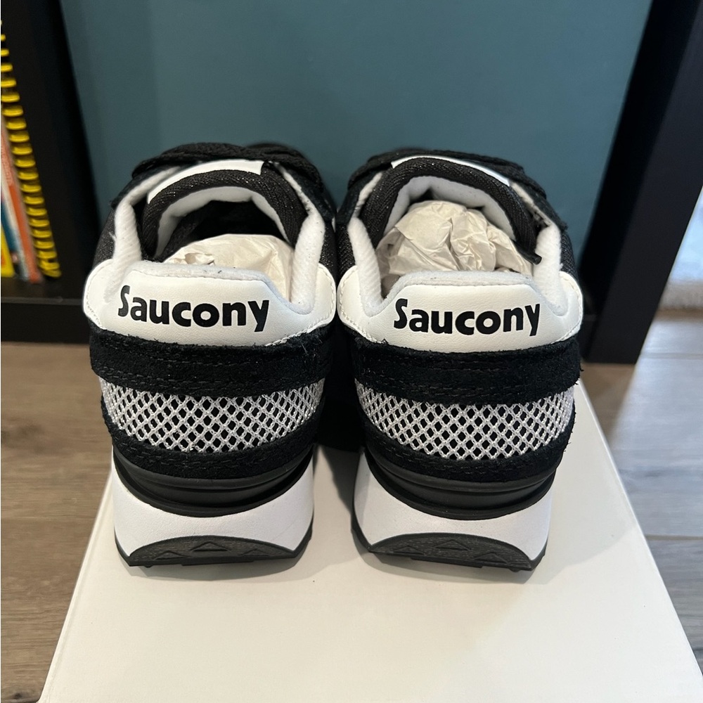 NEW Saucony Shadow. Black 4.5M or 6W - Picture 4 of 4
